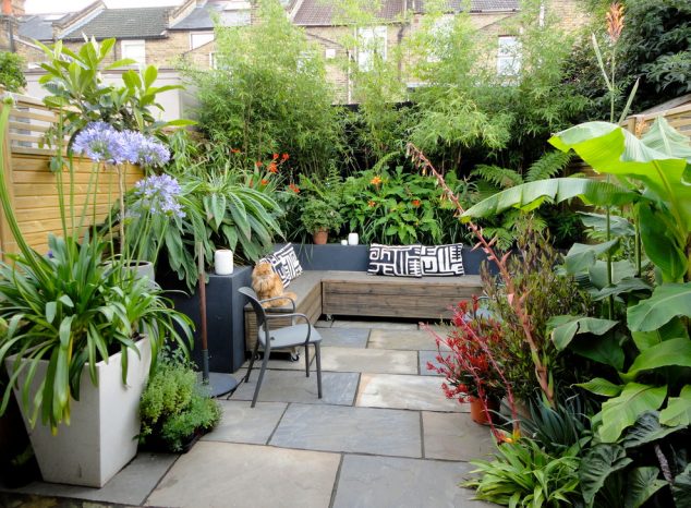 15 Japanese Gardens That Will Blow Your Mind patio garden planter box plans Patio Contemporary with fencing flowers garden patio 634x466 15 Japanese Gardens That Will Blow Your Mind
