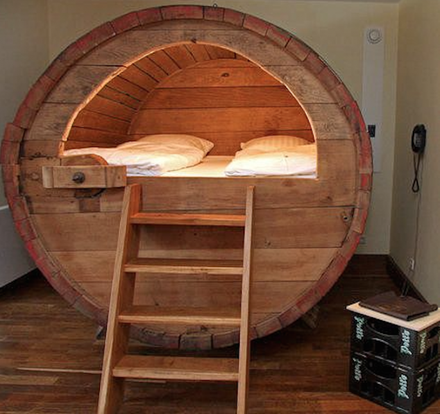 screen shot 2015 10 28 at 42410 pm 4S5Dkk 634x597 14 DIY Fascinating Ideas How To Reuse Old Wine Barrels
