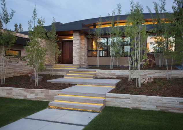 12 Outdoor Romantic Step Lighting Ideas For Bringing Light In Your Garden staircase to the house 04 634x450 12 Outdoor Romantic Step Lighting Ideas For Bringing Light In Your Garden