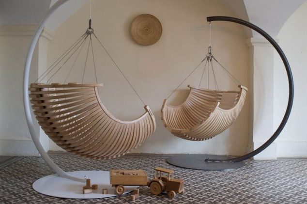 92a0e0d948468e7f3ec982749a4da95a 634x421 15 Indoor Hammock And Relaxing Swings To Forget About The Bad Things