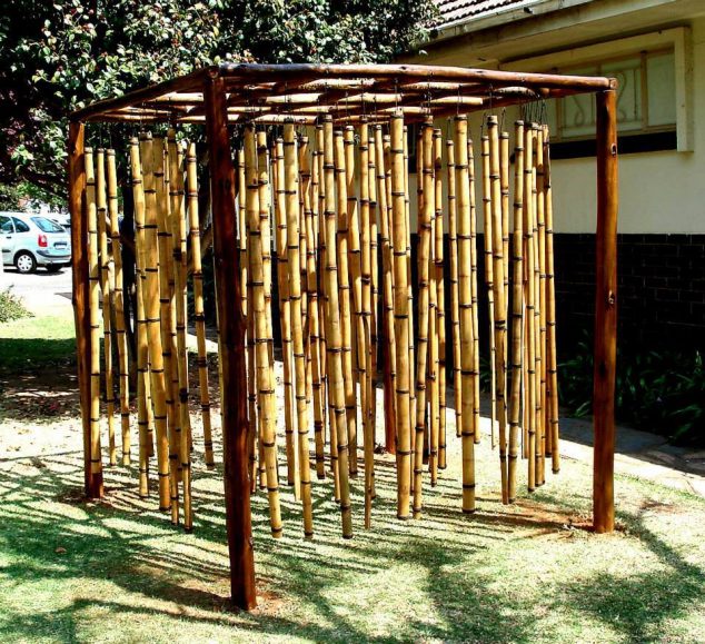 Bamboo Outdoor Shades with Wind Chimes 634x579 13 DIY Ideas How To Use Bamboo Creatively For Garden
