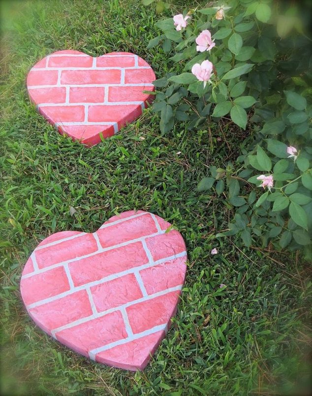 Cool DIY Garden Path Ideas heart shaped stone path 634x803 14 DIY Stone Decor Ideas For Garden Transformation In Best Place For Relaxation