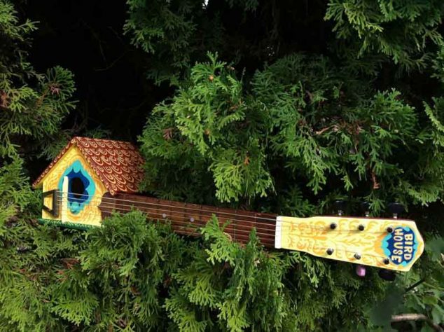 12 DIY Musical Garden That Will Cure Your Pain Dungan Birdhouse Guitar 634x474 12 DIY Musical Garden That Will Cure Your Pain