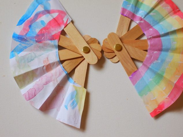 12 DIY Crafts With Recycled Ice Cream Sticks For Keeping Kids Busy Folding Popsicle stick fan 634x476 12 DIY Crafts With Recycled Ice Cream Sticks For Keeping Kids Busy