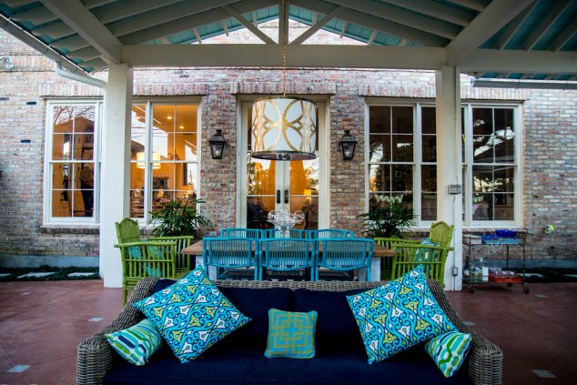 13 Colorful And Youthful Patio Decorating Ideas That Will Extend Your Life Spectacular Sofa Cover decorating ideas for Patio Beach design ideas with Spectacular bright colors Fireplace 634x423 13 Colorful And Youthful Patio Decorating Ideas That Will Extend Your Life