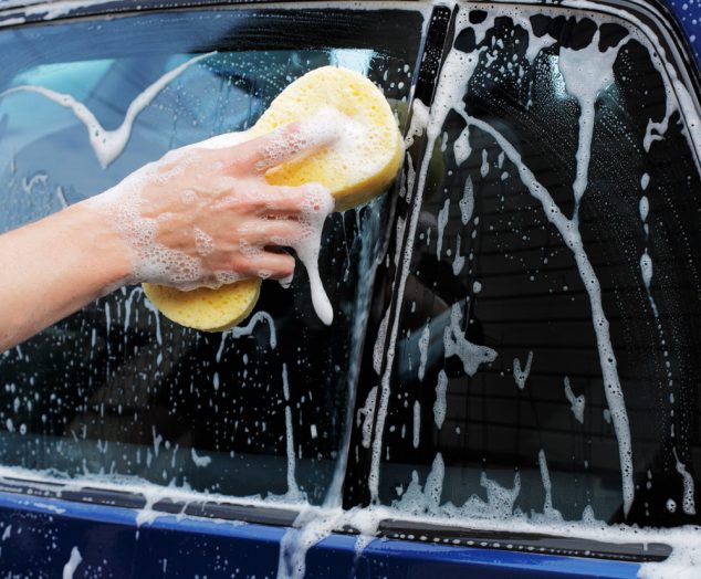 Windows Wash 634x524 10 Easy Car Cleaning Tips That You Need To Know