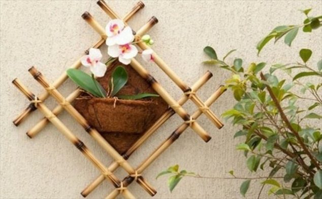 decorative bamboo poles wall decoration ideas flower pot 634x393 13 DIY Ideas How To Use Bamboo Creatively For Garden