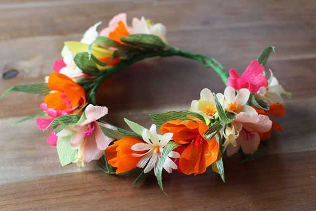 diypaperflowercrown40 634x423 12 DIY Floral Decor Of Fake Flowers For Romantic Ambient