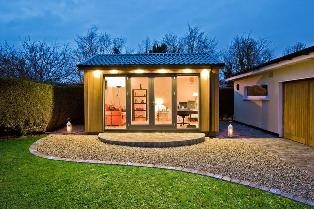 garden room SC 01 paving night L 634x423 13 Practical Open And Closed Garden Rooms That Are Pretty For Looking In