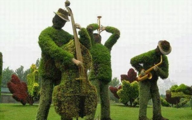 12 DIY Musical Garden That Will Cure Your Pain green garden musicians 634x396 12 DIY Musical Garden That Will Cure Your Pain