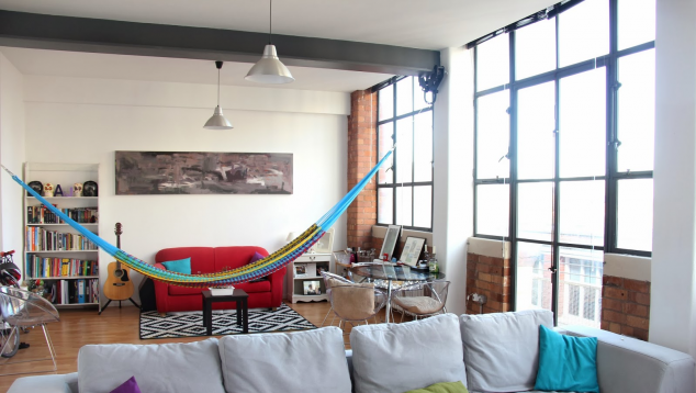 15 Indoor Hammock And Relaxing Swings To Forget About The Bad Things indoorhammock1 634x358 15 Indoor Hammock And Relaxing Swings To Forget About The Bad Things