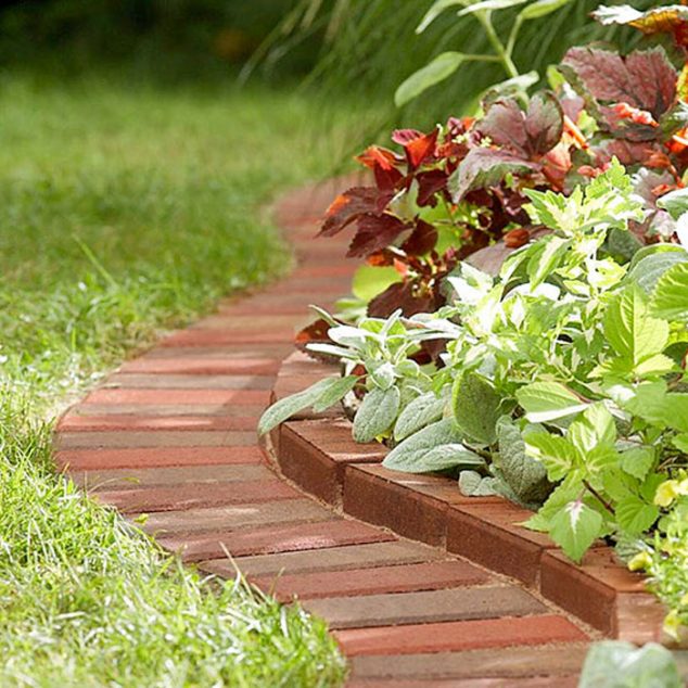 LCI Web June2011 Edging Edging Brick Border web 634x634 15 Creative Garden Edging Ideas For A Better Outdoor Look