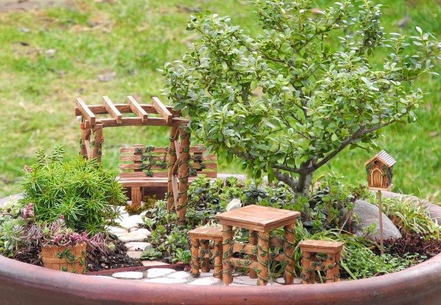 Build A Fairy Garden With Your Kids: 15 Perfect Idea How To Spend Your Extra Time Miniature Fairy Garden Ideas DIY 634x438 Build A Fairy Garden With Your Kids: 15 Perfect Idea How To Spend Your Extra Time