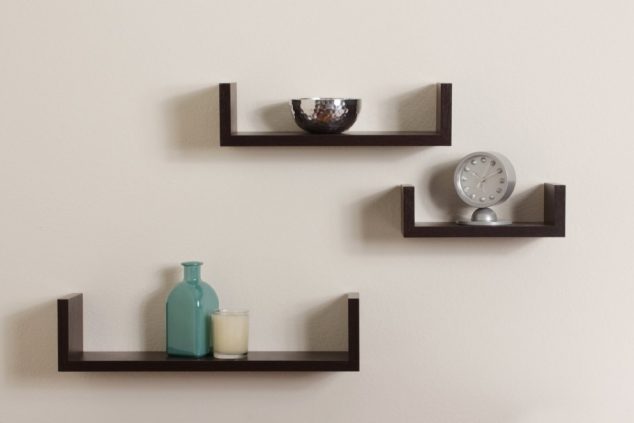 cool dark wood floating wall shelves design with different size ideas for stylish dining room wall decoration 909x606 634x423 14 Imaginary Floating Wall Shelves For Small Homes