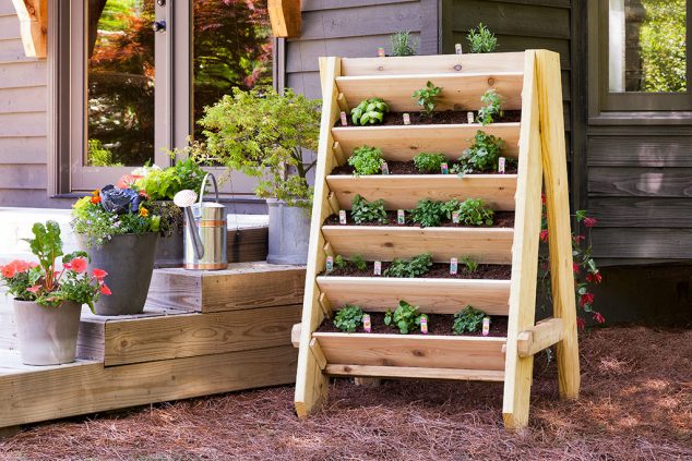 13 Clever Ways How Reuse The Old Ladder For Garden Decoration diy herb vertical planner 634x423 13 Clever Ways How Reuse The Old Ladder For Garden Decoration