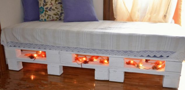 euro pallets bett1 634x311 12 Genius Ideas For Pallet Bed With Lights Underneath