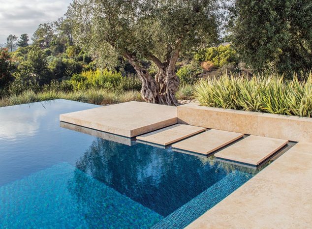 perimeter overflow pool floating steps pinnacle award winner Questar Pools Spas CA crop 634x466 16 Garden And Backyard Swimming Pool Stepping Ideas that You Dream For