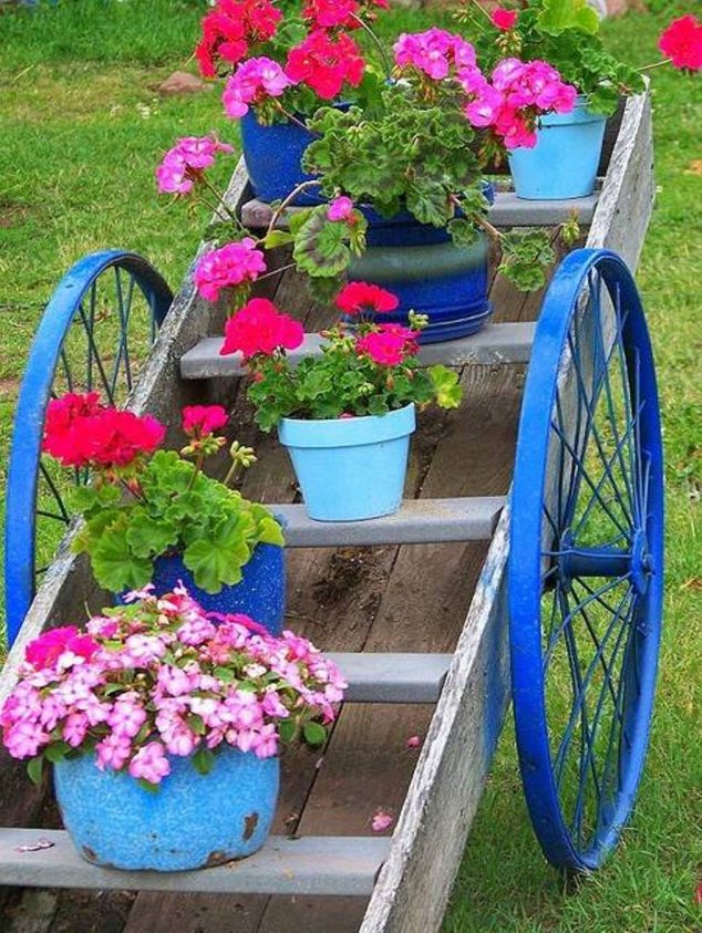 wooden exterior garden cart 634x843 13 Clever Ways How Reuse The Old Ladder For Garden Decoration
