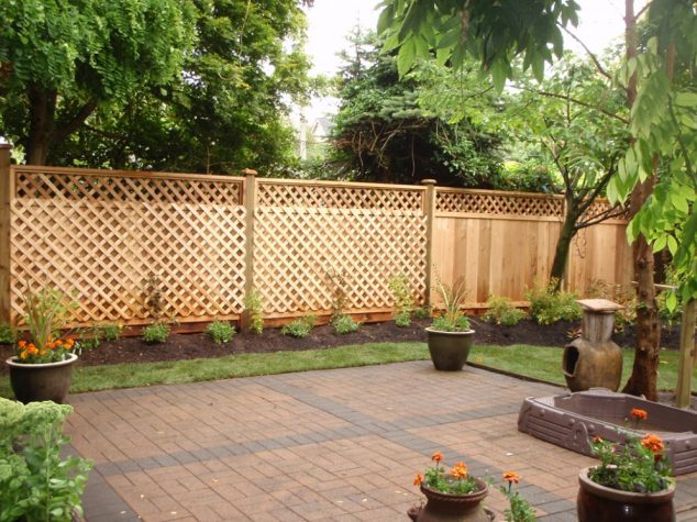 16 Trend setting Fence Panels for Making The Most Out of The Garden Cheap Backyard Fence 634x475 16 Trend setting Fence Panels for Making The Most Out of The Garden