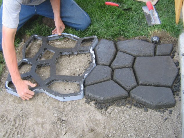 IDEAS PARA JARDIN1 3 634x476 Useful Tips How to Make Cobble Stone Path for Beautifying the Outdoor Place