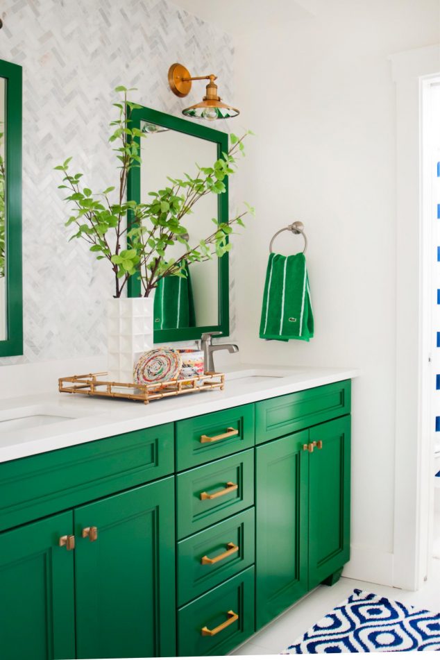  14 Small Bathroom Makeovers that Will Grab Your Attention