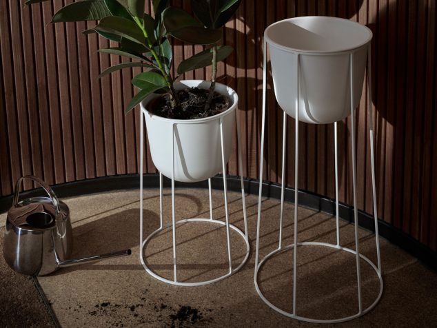 15 of The Best Modern Outdoor Planters You Have Ever Seen Menu Wire Plant Pot White Lifestyle 634x476 15 of The Best Modern Outdoor Planters You Have Ever Seen