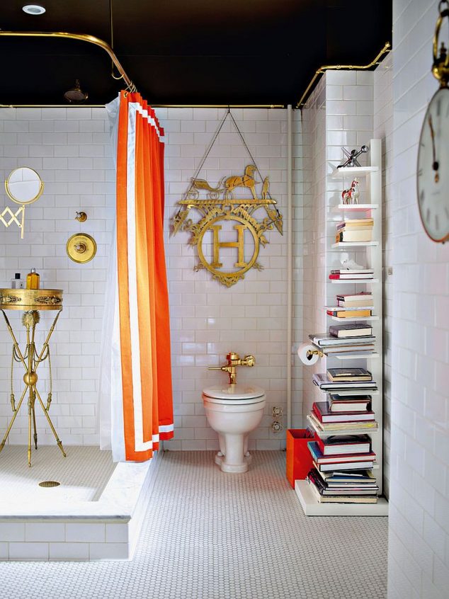 Sapien Bookcase adds elegance to the eclectic bathroom in black and white 634x846 14 Small Bathroom Makeovers that Will Grab Your Attention