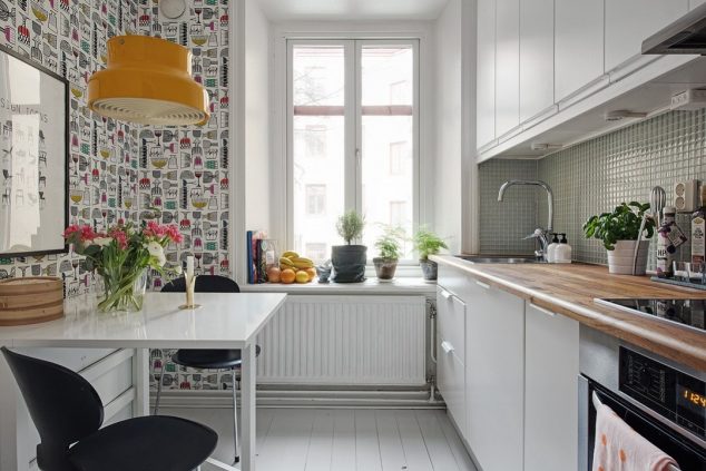 Yes252C2Ba2BWall2Bof2BWallpaper2Bin2BThe2BKitchen2B1 634x423 16 Simple Ideas For Wall Decoration In The Small Kitchen