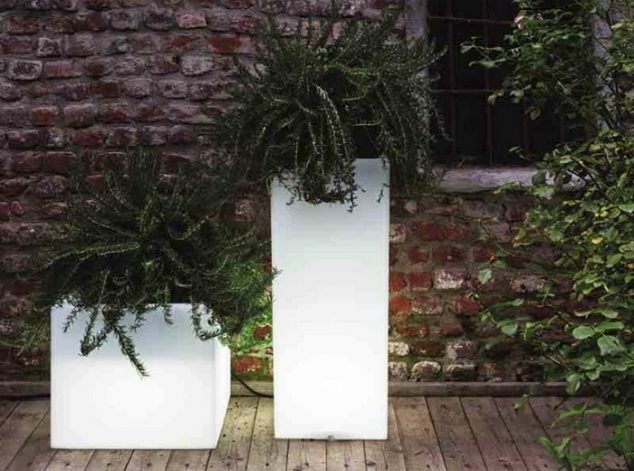 15 Illuminated Planters That You Would Like To Have It In Your Outdoor Place asset upload file553 7276 634x471 15 Illuminated Planters That You Would Like To Have It In Your Outdoor Place