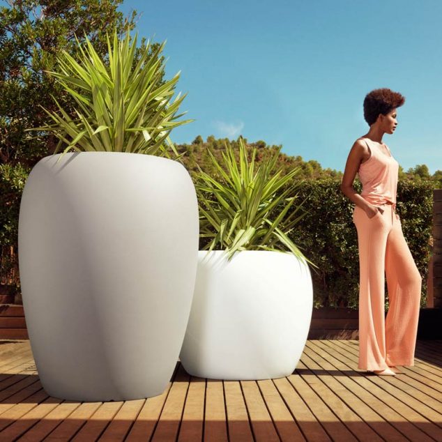 design planters blow stefanogiovannoni vondom205 634x634 15 of The Best Modern Outdoor Planters You Have Ever Seen