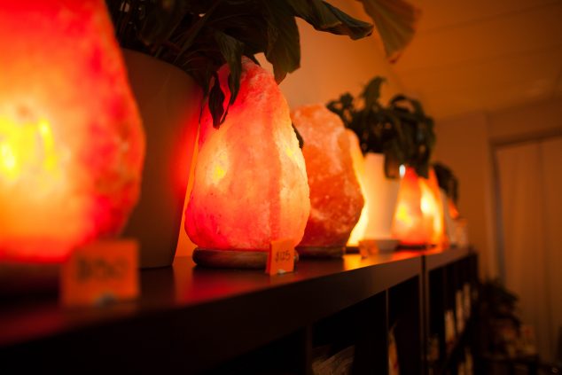 salt lamps 634x423 Manage Stress:15 Ideas for Turning Your Home Into Stress Free Sanctuary