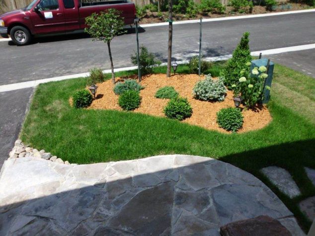 small garden landscaping ideas rocks rock garden small front yard home and garden decorations pictures 634x476 15 Simple Landscape in The Front Yard Only For Your Eyes