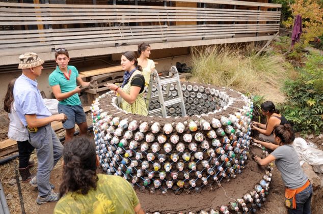 How to Build a House by Using Plastic Bottles 2 1 634x421 How to Build a House by Using Plastic Bottles