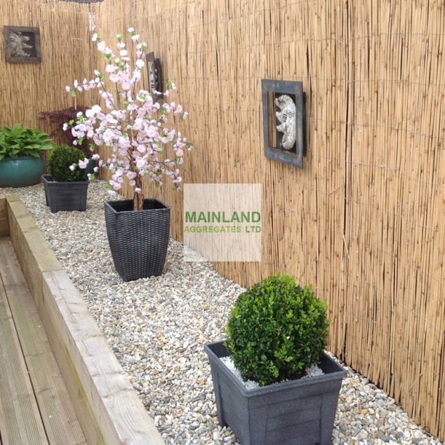 15 Ideas for White Sensation in Garden Landscaping With White Pebbles 20mm lydd beach pebbles 5 634x634 15 Ideas for White Sensation in Garden Landscaping With White Pebbles