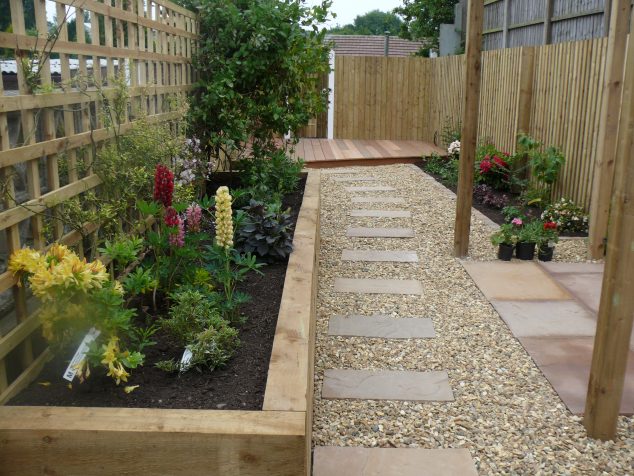 Stepping Stones Gravel Area Sleeper Border Decking Dodd Lightwood 21 634x476 15 So Beautiful Garden Pathway For Every Contemporary Garden