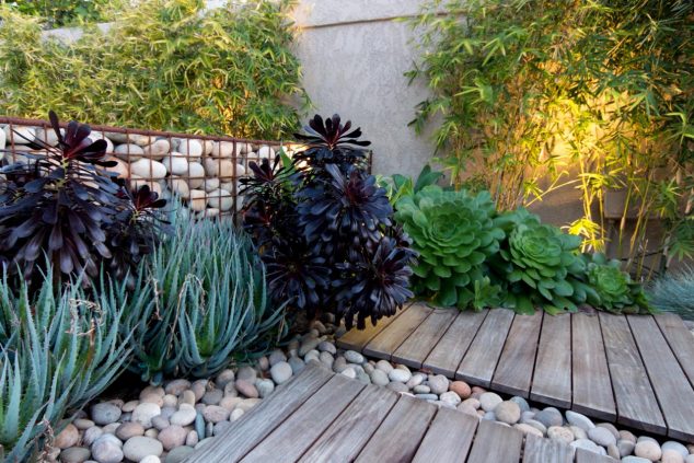  15 Ideas for White Sensation in Garden Landscaping With White Pebbles
