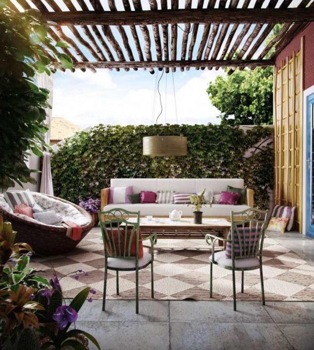 15 Stunning Roof Top Balcony Garden Design That Will Surprise You amenagement terrasse fauteuil canapC3A9 table bois 634x705 15 Stunning Roof Top Balcony Garden Design That Will Surprise You