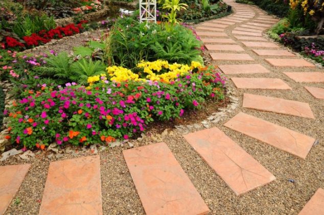 18 Incredible Pathways Design to Cheer up Your Garden Place interior 2014 11 14 13 03 43 71668500 634x421 18 Incredible Pathways Design to Cheer up Your Garden Place