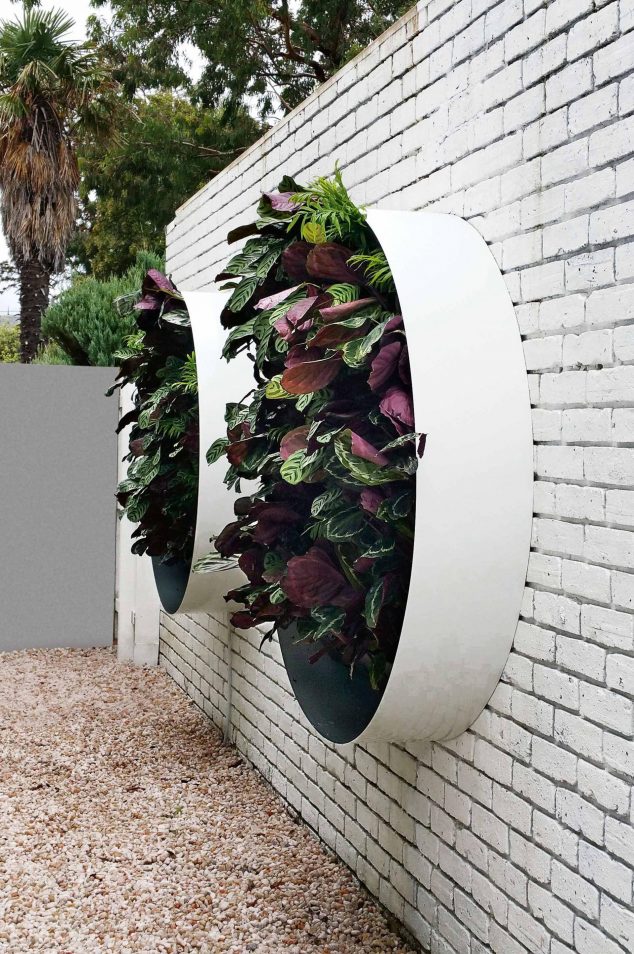16 Magnetic Garden Design That Will Attract Your Attention vertcal garden oct15 20151002102046q75dx1920y u1r1g0c 634x954 16 Magnetic Garden Design That Will Attract Your Attention
