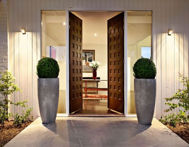 18 Modern Front Door That Will Leave You Speechless 47glenshianmtelizabeautifulentrancesymmetricalpotstimberfrontdoors 634x495 18 Modern Front Door That Will Leave You Speechless