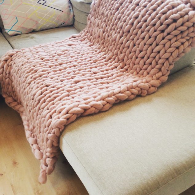 Creative DIY Knitted Giant Blanket of Wool For Cold Days IMG 3212 634x634 Creative DIY Knitted Giant Blanket of Wool For Cold Days