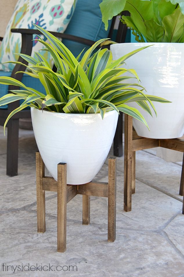 feature2092 634x951 13 Modern DIY Plant Stands That Will Boost Your Creativity