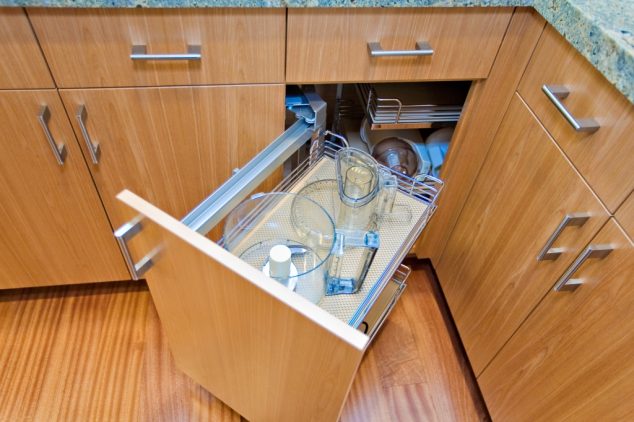 fry kirwin07 634x422 Organization in Kitchen Has Never Been Easier With Corner Kitchen Cabinet