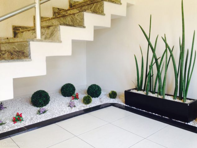  16 Awesome Under the Stairs Garden to Inspire You