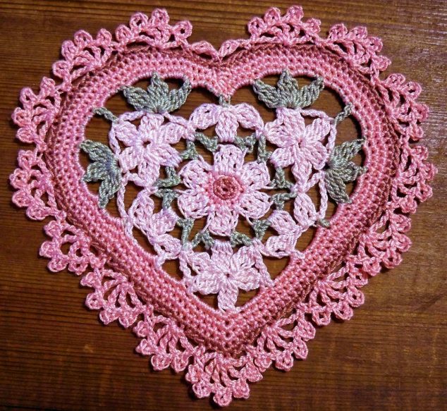 17 Amazing Handmade Crochet Tablecloth to Blow Your Mind 4452880024 140ea45cb6 b 634x583 17 Amazing Handmade Crochet Tablecloth to Blow Your Mind