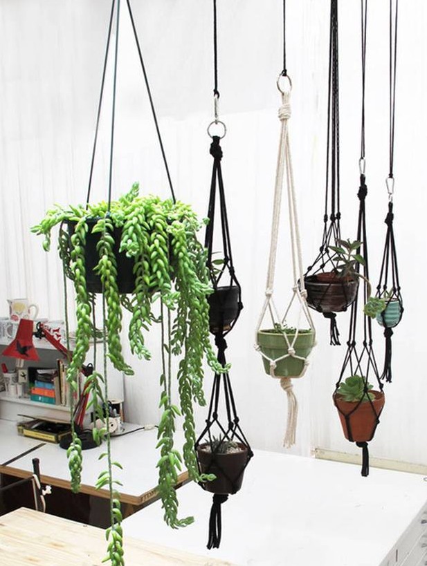 14 Superb Decorative Hanging Flower Pots for DIYers DIY Plant Pot Hanging Rope thumbnail 14 Superb Decorative Hanging Flower Pots for DIYers