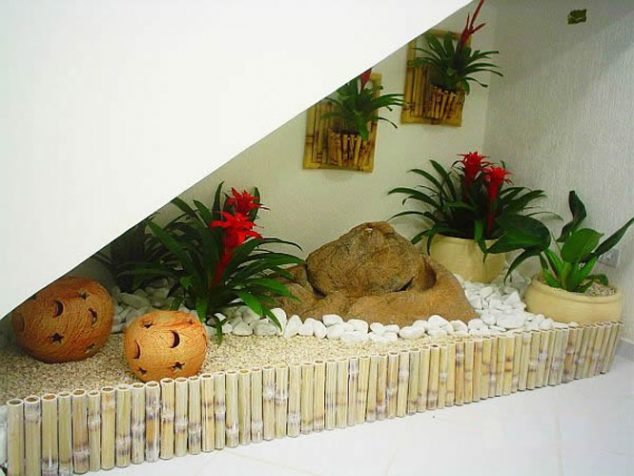 16 Awesome Under the Stairs Garden to Inspire You DecoraC3A7C3A3o de jardim com pedras 002 634x476 16 Awesome Under the Stairs Garden to Inspire You