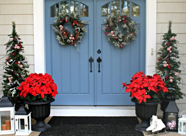 momdoor7 634x462 15 Sensational Christmas Front Door Decor With Lovely Red Poinsettias