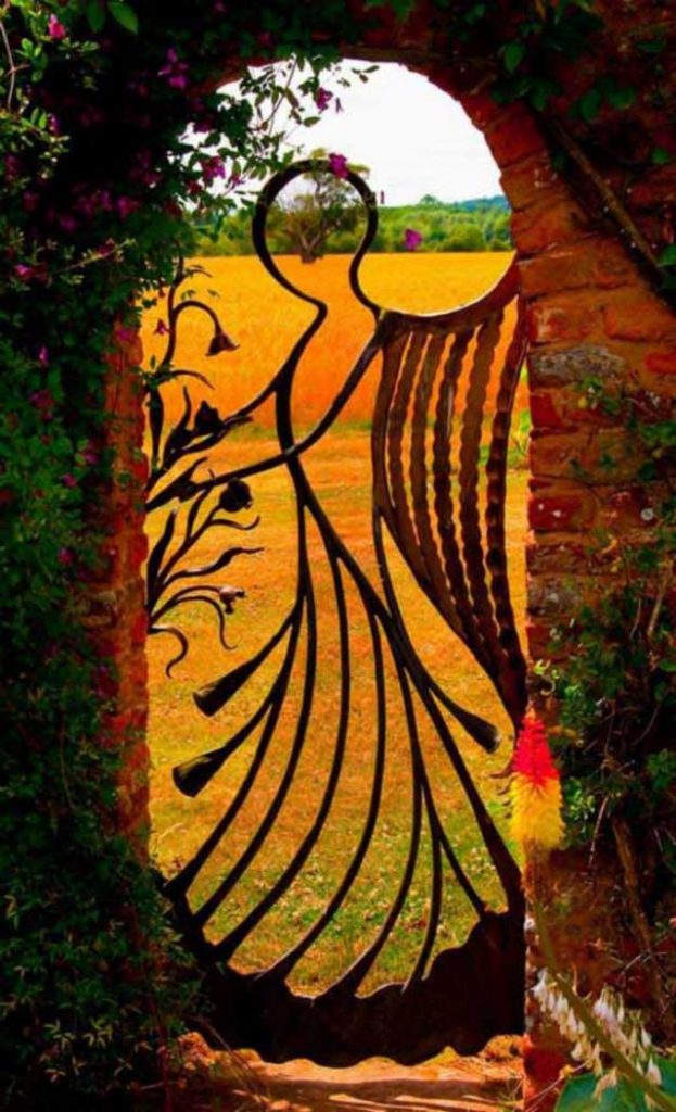 15 Decorative Metal Gate Design for Amazing First Impression 12031 623x1024 15 Decorative Metal Gate Design for Amazing First Impression