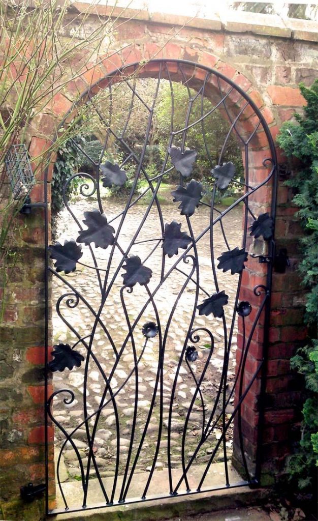 15 Decorative Metal Gate Design for Amazing First Impression 15 626x1024 15 Decorative Metal Gate Design for Amazing First Impression
